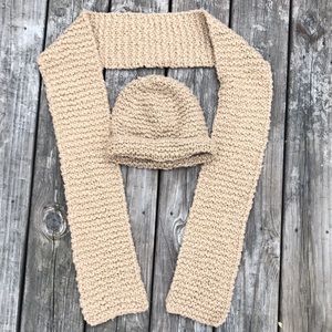 Banana Republic Hat & Scarf